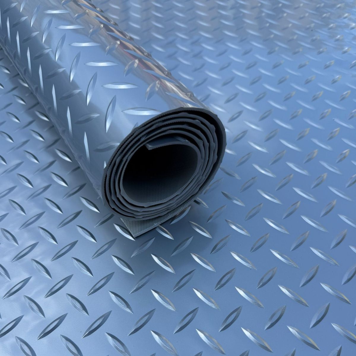 Checker Plate PVC Matting Roll – Large Diamond Vinyl Flooring - Image 3