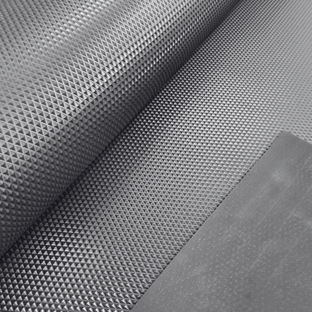 Emeral Rubber Matting Roll – Black Spike Rubber Flooring - Image 2
